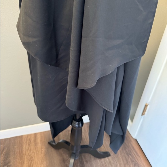 BCBGmaxazria black flowy sleeveless black dress Sz M. Below knee length - Picture 2 of 4